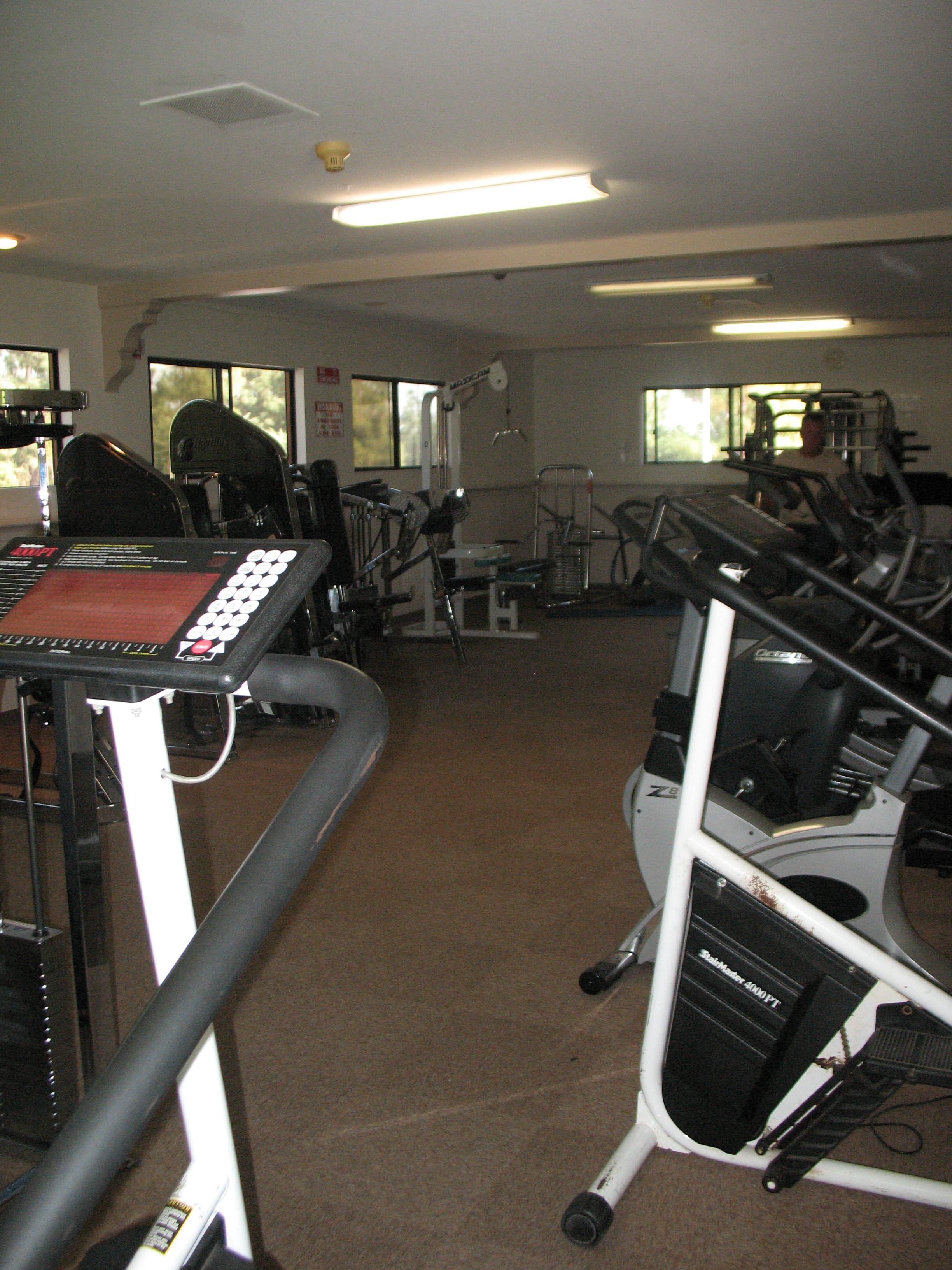 crown-hills-exercise-room